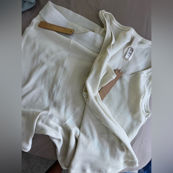 Medium skims set, cream and olive green - Picture 2 of 7